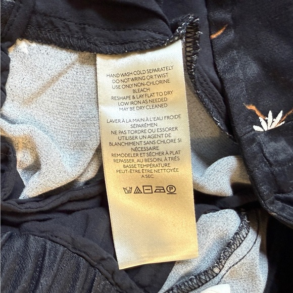 Anthropologie Wide Leg High Rise Pleated Silky Daisy Floral Pant. Size 8 #1676 - Picture 6 of 9